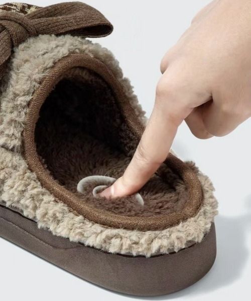 gossip!ロサンゼルス(ゴシップロサンゼルス)の「【Y2Kガーリー】レトロもこもこ厚底スリッパ/ルーム&外履きOK(スリッポン・レディース・ライトグレー/オフホワイト・M/L/S)」の11枚目の写真