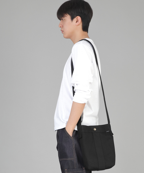 SAINTCREW（セントクルー）の「ボールドライン Mサイズ クロスバッグ LMC-128 ブラックブラック（メッセンジャーバッグ・メンズ・その他・フリー）」の3枚目の写真