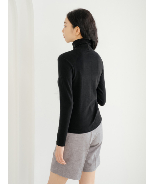 NITINA(ニティナ)の「ベーシックインナーティーシャツBK(Tシャツ/カットソー・レディース・ブラック・SMALL/MEDIUM)」の2枚目の写真