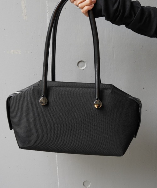 ADD CULUMN（アドカラム）の「ADD CULUMN(アドカラム) TABLET BOSTON（ハンドバッグ・レディース・ダークグレー/アイボリー・F）」の9枚目の写真