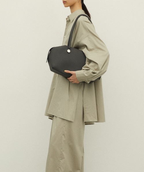 ADD CULUMN（アドカラム）の「ADD CULUMN(アドカラム) TABLET BOSTON（ハンドバッグ・レディース・ダークグレー/アイボリー・F）」の11枚目の写真