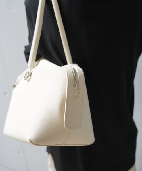 ADD CULUMN（アドカラム）の「ADD CULUMN(アドカラム) TABLET BOSTON（ハンドバッグ・レディース・ダークグレー/アイボリー・F）」の6枚目の写真