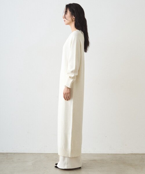 LOUNGEDRESS(ラウンジドレス)の「ハイスリットニットワンピース(ワンピース・レディース・ネイビー/オフホワイト・FREE)」の15枚目の写真