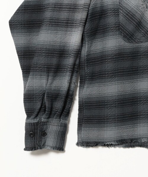 BEAMS(ビームス)の「ダメージ フード チェック シャツ【ワイドショートフィット】(シャツ/ブラウス・メンズ・ブラック/ネイビー・S/M/L/XL)」の5枚目の写真