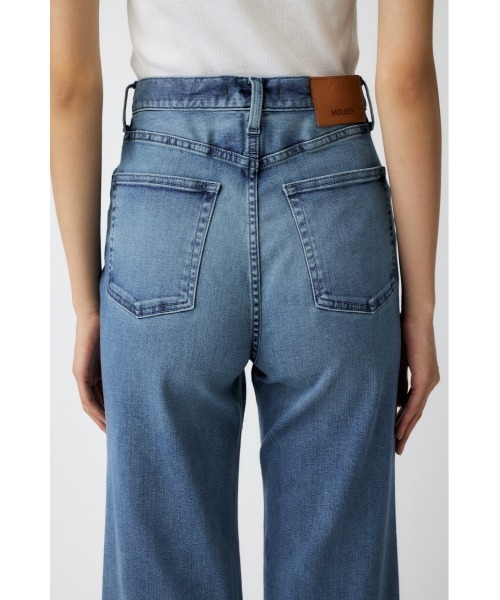 MOUSSY（マウジー）の「ADVANCED LONG LEG FLARE（デニムパンツ・レディース・ダークブルー/ブルー/ワンウォッシュ・23inch/24inch/25inch/26inch/27inch）」の11枚目の写真