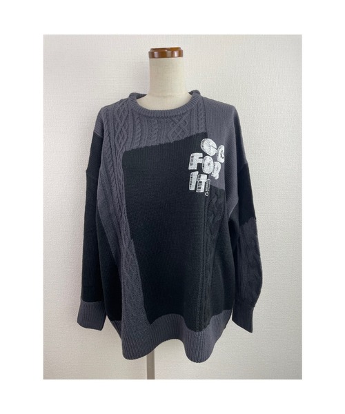 WORLD WIDE LOVE!（ワールドワイドラブ）の「GO FOR IT ! パネル配色編みプルオーバー（ニット/セーター・レディース・グリーン/ブルー/ブラック・1）」の4枚目の写真