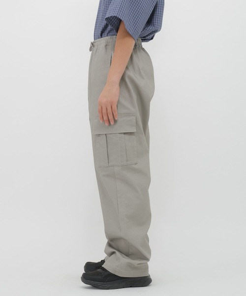 GLOBAL WORK（グローバルワーク）の「サマ見えストレッチカーゴ/AND YUA ANY/612456（カーゴパンツ・キッズ・グレイッシュベージュ/ブラック・SMALL/MEDIUM/LARGE）」の17枚目の写真