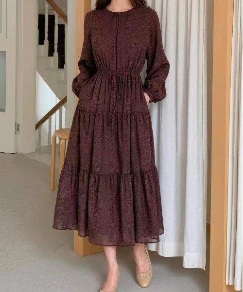 FINEnough(ファインナフ)の「小ヒョウ柄ハイネックフリルワンピース(ワンピース・レディース・ホワイト/ブラウン/ブラック・FREE)」の5枚目の写真