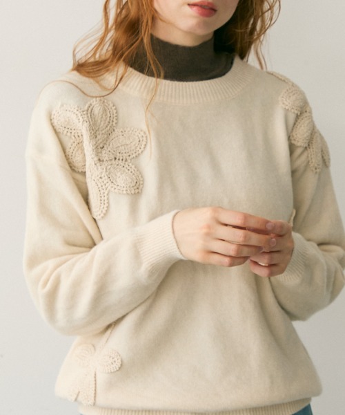 Crisp(クリスプ)の「フラワーモチーフニット(ニット/セーター・レディース・アイボリー/ブラック・FREE)」の1枚目の写真