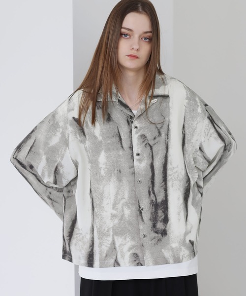 SOCCE（ソーシー）の「ルーズシルエット総柄オープンカラーシャツ（シャツ/ブラウス・メンズ・グレー/ブラック・L/M/S/XL）」の2枚目の写真