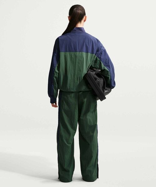 NIKE(ナイキ)の「ナイキ スポーツウェア ウィメンズ オーバーサイズド バーシティ ジャケット / Nike Sportswear Women's Oversized Varsity Jacket IF0333-323 Fir(ブルゾン・レディース・カモフラージュ・XL/L/XS/S/M)」の19枚目の写真