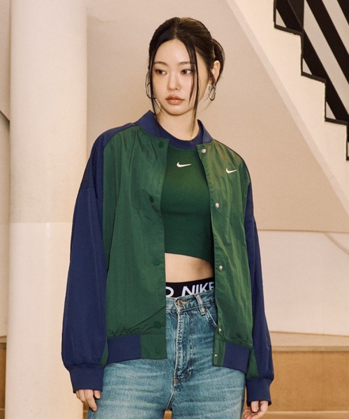 NIKE(ナイキ)の「ナイキ スポーツウェア ウィメンズ オーバーサイズド バーシティ ジャケット / Nike Sportswear Women's Oversized Varsity Jacket IF0333-323 Fir(ブルゾン・レディース・カモフラージュ・XL/L/XS/S/M)」の9枚目の写真