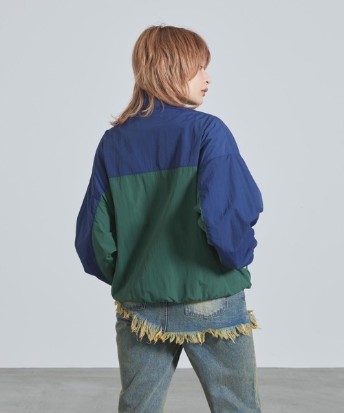 NIKE(ナイキ)の「ナイキ スポーツウェア ウィメンズ オーバーサイズド バーシティ ジャケット / Nike Sportswear Women's Oversized Varsity Jacket IF0333-323 Fir(ブルゾン・レディース・カモフラージュ・XL/L/XS/S/M)」の3枚目の写真