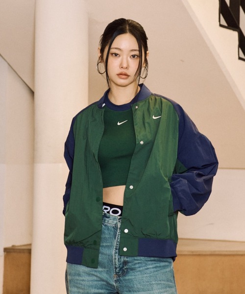 NIKE(ナイキ)の「ナイキ スポーツウェア ウィメンズ オーバーサイズド バーシティ ジャケット / Nike Sportswear Women's Oversized Varsity Jacket IF0333-323 Fir(ブルゾン・レディース・カモフラージュ・XL/L/XS/S/M)」の8枚目の写真