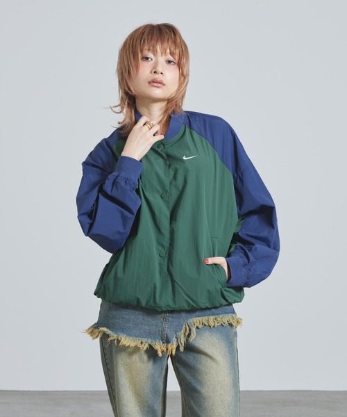 NIKE(ナイキ)の「ナイキ スポーツウェア ウィメンズ オーバーサイズド バーシティ ジャケット / Nike Sportswear Women's Oversized Varsity Jacket IF0333-323 Fir(ブルゾン・レディース・カモフラージュ・XL/L/XS/S/M)」の15枚目の写真