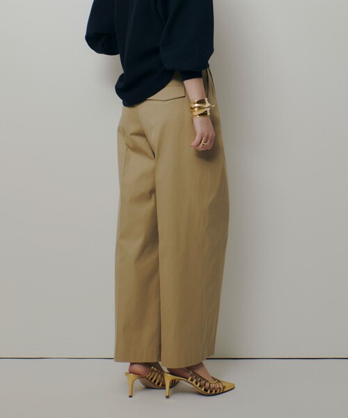 allureville（アルアバイル）の「チノボックスタックパンツ（その他パンツ・レディース・ベージュ/ブラック・1/2）」の13枚目の写真