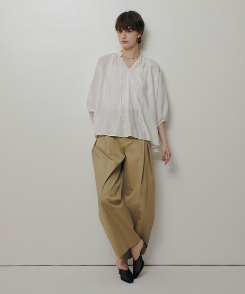 allureville（アルアバイル）の「チノボックスタックパンツ（その他パンツ・レディース・ベージュ/ブラック・1/2）」の15枚目の写真