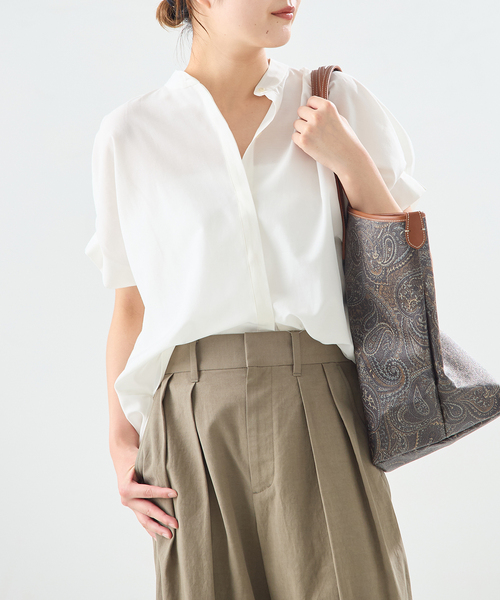 journal standard L'essage(ジャーナルスタンダードレサージュ)の「DEVEAUXフラワー&チェック/無地タックスリーブシャツ(シャツ/ブラウス・レディース・ブラック/ブルー系その他/ホワイト/ブラック系その他・FREE)」の2枚目の写真