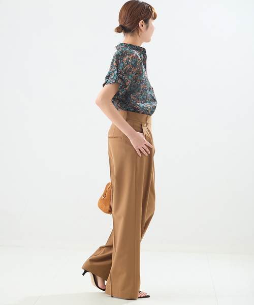 journal standard L'essage(ジャーナルスタンダードレサージュ)の「DEVEAUXフラワー&チェック/無地タックスリーブシャツ(シャツ/ブラウス・レディース・ブラック/ブルー系その他/ホワイト/ブラック系その他・FREE)」の6枚目の写真