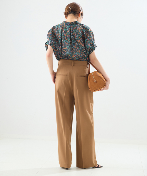 journal standard L'essage(ジャーナルスタンダードレサージュ)の「DEVEAUXフラワー&チェック/無地タックスリーブシャツ(シャツ/ブラウス・レディース・ブラック/ブルー系その他/ホワイト/ブラック系その他・FREE)」の7枚目の写真