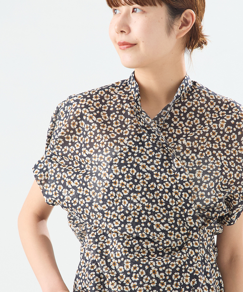 journal standard L'essage(ジャーナルスタンダードレサージュ)の「DEVEAUXフラワー&チェック/無地タックスリーブシャツ(シャツ/ブラウス・レディース・ブラック/ブルー系その他/ホワイト/ブラック系その他・FREE)」の12枚目の写真