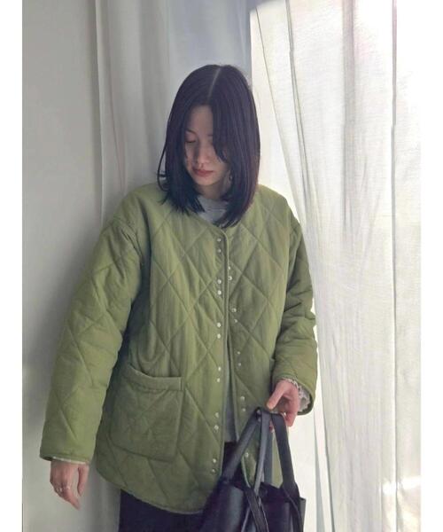 Samansa Mos2 blue(サマンサモスモスブルー)の「キルトミドルコート(その他アウター・レディース・グリーン/ライトベージュ/グレー・F)」の15枚目の写真