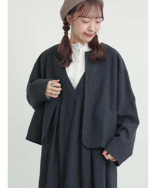 Samansa Mos2(サマンサ モスモス)の「【Cross×Linen】クルーネックジャケット(ノーカラージャケット・レディース・ベージュ/ブラック・F)」の1枚目の写真