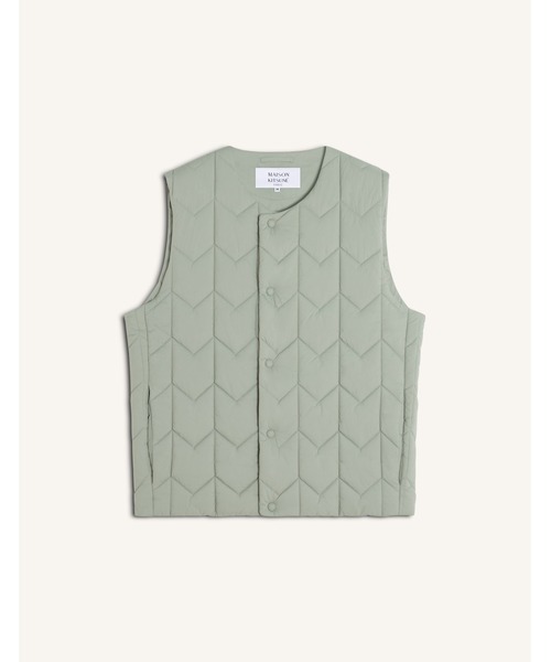 Maison Kitsune(メゾンキツネ)の「QUILTED VEST(ベスト・メンズ・セージグリーン/ブラック・M/S/L/XS/XL)」の11枚目の写真