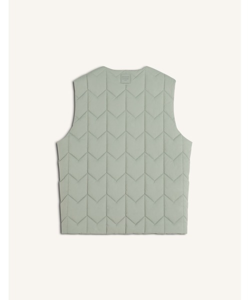 Maison Kitsune(メゾンキツネ)の「QUILTED VEST(ベスト・メンズ・セージグリーン/ブラック・M/S/L/XS/XL)」の12枚目の写真