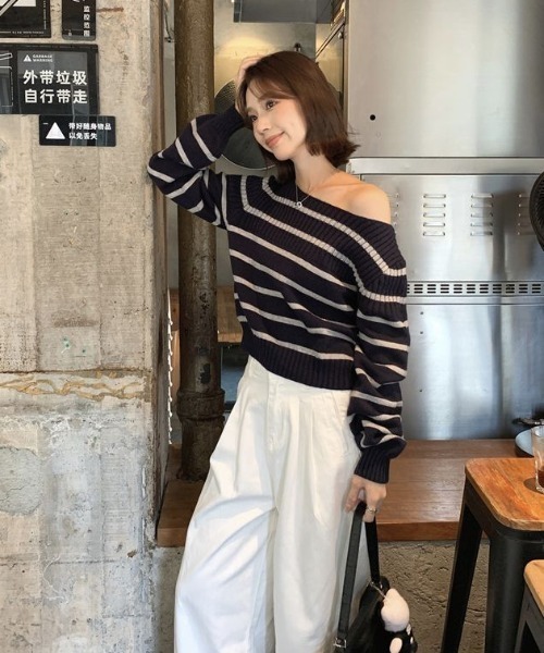 GEMEDA(ジェメダ)の「オフショルニットプルオーバー(ニット/セーター・レディース・グレー/ネイビー/ホワイト・M)」の10枚目の写真