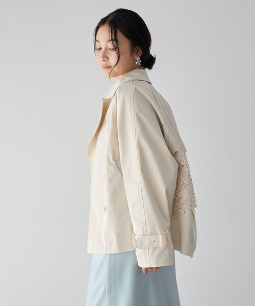 YECCA VECCA（イェッカヴェッカ）の「レースMIXショートトレンチコート（トレンチコート・レディース・ベージュ/ネイビー/アイボリー・FREE）」の11枚目の写真