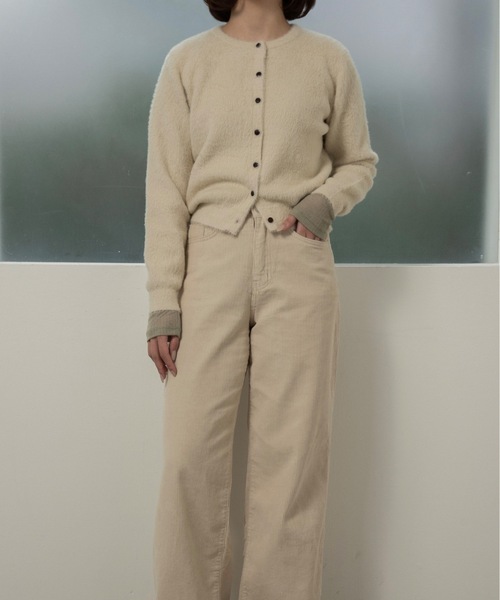 lawgy(ラウジー)の「shaggy button point compact cardigan / シャギーボタンポイントコンパクトカーディガン(カーディガン/ボレロ・レディース・アイボリー/キャメル・FREE)」の8枚目の写真