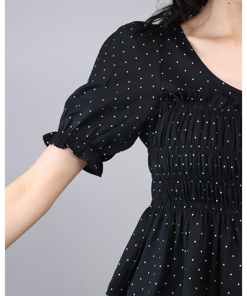 Doumoi（ドゥモエ）の「ドット柄シャーリングブラウス＆ティアードスカート　セットアップ（セットアップ・レディース・ベージュ/ブラック・FREE）」の13枚目の写真