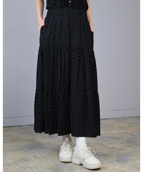 Doumoi（ドゥモエ）の「ドット柄シャーリングブラウス＆ティアードスカート　セットアップ（セットアップ・レディース・ベージュ/ブラック・FREE）」の15枚目の写真