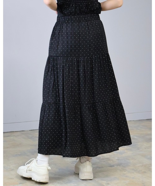 Doumoi（ドゥモエ）の「ドット柄シャーリングブラウス＆ティアードスカート　セットアップ（セットアップ・レディース・ベージュ/ブラック・FREE）」の18枚目の写真