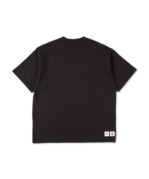 WIND AND SEA（ウィンダンシー）の「Multi-Technique Graphic Tee(BULLS_KNICKS)（Tシャツ/カットソー・メンズ・ブラック/ホワイト・MEDIUM/X-LARGE/SMALL/LARGE）」の3枚目の写真