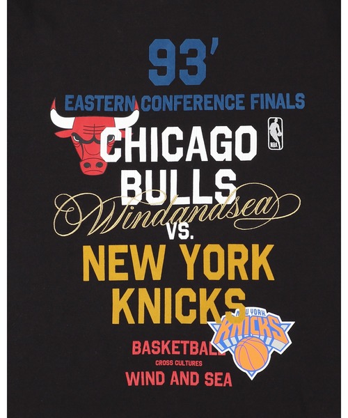 WIND AND SEA（ウィンダンシー）の「Multi-Technique Graphic Tee(BULLS_KNICKS)（Tシャツ/カットソー・メンズ・ブラック/ホワイト・MEDIUM/X-LARGE/SMALL/LARGE）」の4枚目の写真