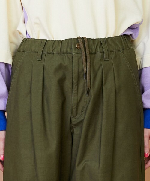 FRAPBOIS(フラボア)の「バックサテン パンツ(その他パンツ・レディース・ベージュ/グリーン・1/2/3/0)」の7枚目の写真