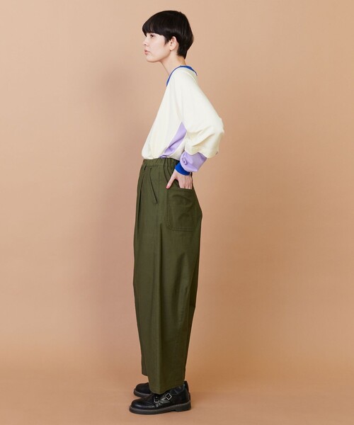 FRAPBOIS(フラボア)の「バックサテン パンツ(その他パンツ・レディース・ベージュ/グリーン・1/2/3/0)」の11枚目の写真