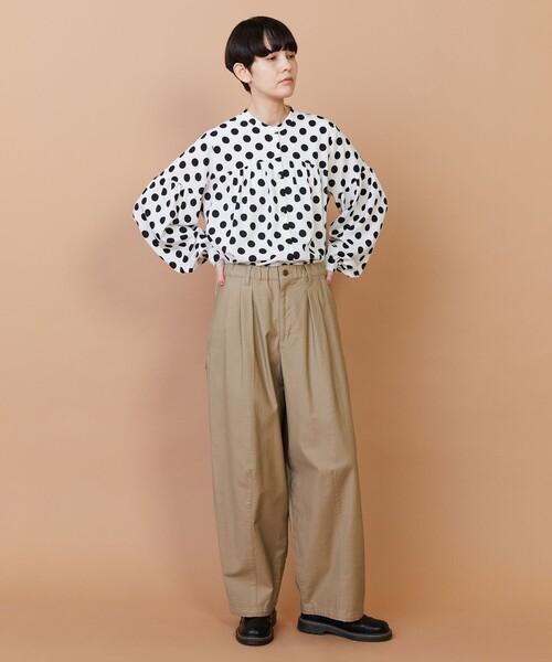 FRAPBOIS(フラボア)の「バックサテン パンツ(その他パンツ・レディース・ベージュ/グリーン・1/2/3/0)」の17枚目の写真