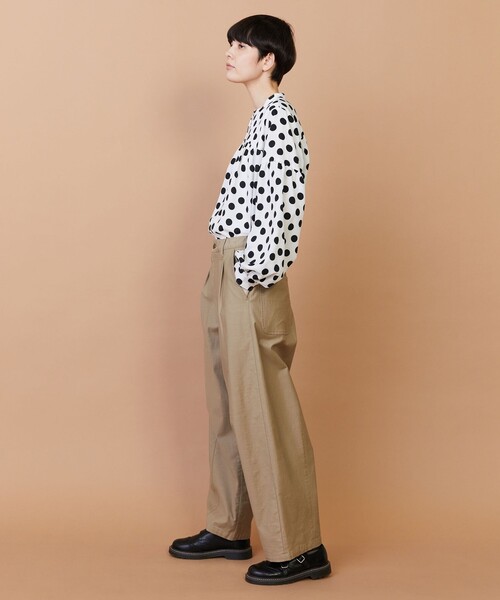 FRAPBOIS(フラボア)の「バックサテン パンツ(その他パンツ・レディース・ベージュ/グリーン・1/2/3/0)」の18枚目の写真