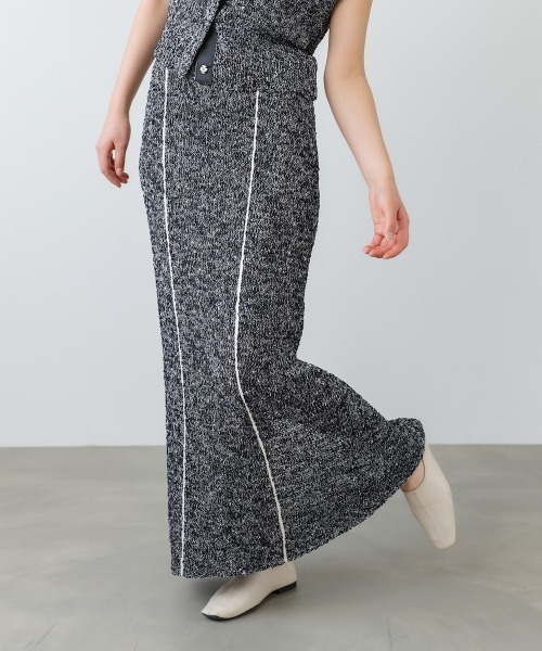 Bab(バブ)の「【セットアップ対応可能】【選べるサイズ展開】MIX編みラインニットスカート(スカート・レディース・ブラック/アイボリー・S/M)」の1枚目の写真