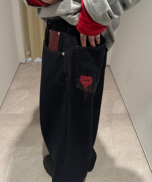 ONCILY（オンシェリー）の「MELTING HEART WIDE DENIM PANTS / メルティングハートワイドデニムパンツ（デニムパンツ・メンズ・インディゴブルー/ブラック・SMALL/MEDIUM/LARGE）」の22枚目の写真