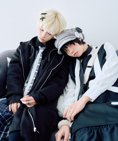 Never mind the XU / Chikashitsu+（ネバーマインド ザ エックスユー / チカシツプラス）の「【Nerd out XU】Big button newsboy cap / 【ナードアウトエックスユー】ビッグボタンニュースボーイキャップ <着用動画あり>（キャスケット・レディース・グレー・ONE SIZE）」の2枚目の写真