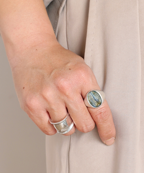 Garden of Eden(ガーデンオブエデン)の「【GARDEN OF EDEN/ガーデン オブ エデン】 "LABRADORITE"(XL) RING(リング・レディース・シルバー・15 /13)」の2枚目の写真