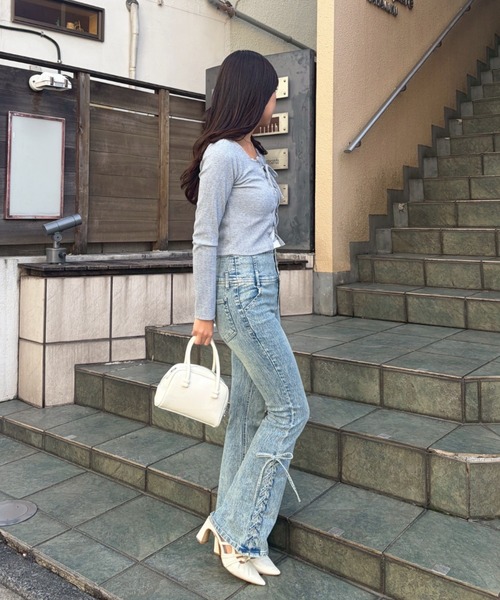 Another Branch olive des olive（アナザーブランチオリーブデオリーブ）の「サイドレースＵＰセミフレアデニム（その他パンツ・レディース・ケミカルウォッシュ/その他/スミクロ・MEDIUM/SMALL）」の9枚目の写真