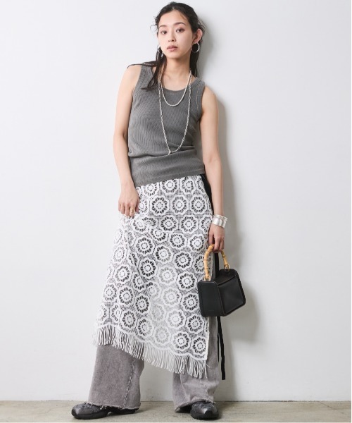 CHIC STYLE(シックスタイル)の「ピグメント染テレコタンクトップ<大きいサイズ有>シックスタイル(キャミソール・レディース・オフホワイト/モカ/チャコール・L/M/5L/4L/3L/LL)」の8枚目の写真