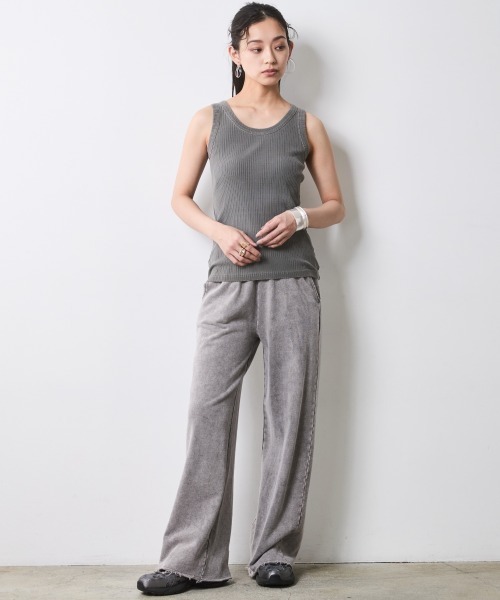 CHIC STYLE(シックスタイル)の「ピグメント染テレコタンクトップ<大きいサイズ有>シックスタイル(キャミソール・レディース・オフホワイト/モカ/チャコール・L/M/5L/4L/3L/LL)」の10枚目の写真