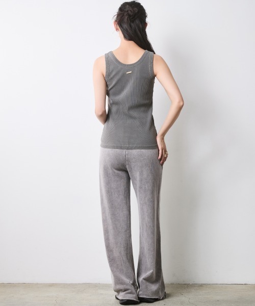 CHIC STYLE(シックスタイル)の「ピグメント染テレコタンクトップ<大きいサイズ有>シックスタイル(キャミソール・レディース・オフホワイト/モカ/チャコール・L/M/5L/4L/3L/LL)」の12枚目の写真