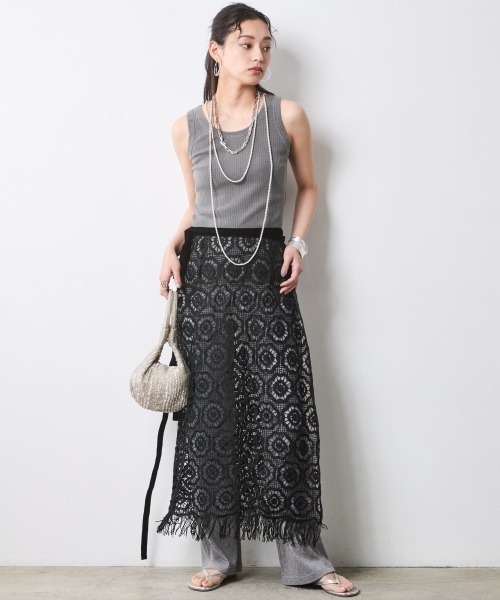 CHIC STYLE(シックスタイル)の「ピグメント染テレコタンクトップ<大きいサイズ有>シックスタイル(キャミソール・レディース・オフホワイト/モカ/チャコール・L/M/5L/4L/3L/LL)」の17枚目の写真